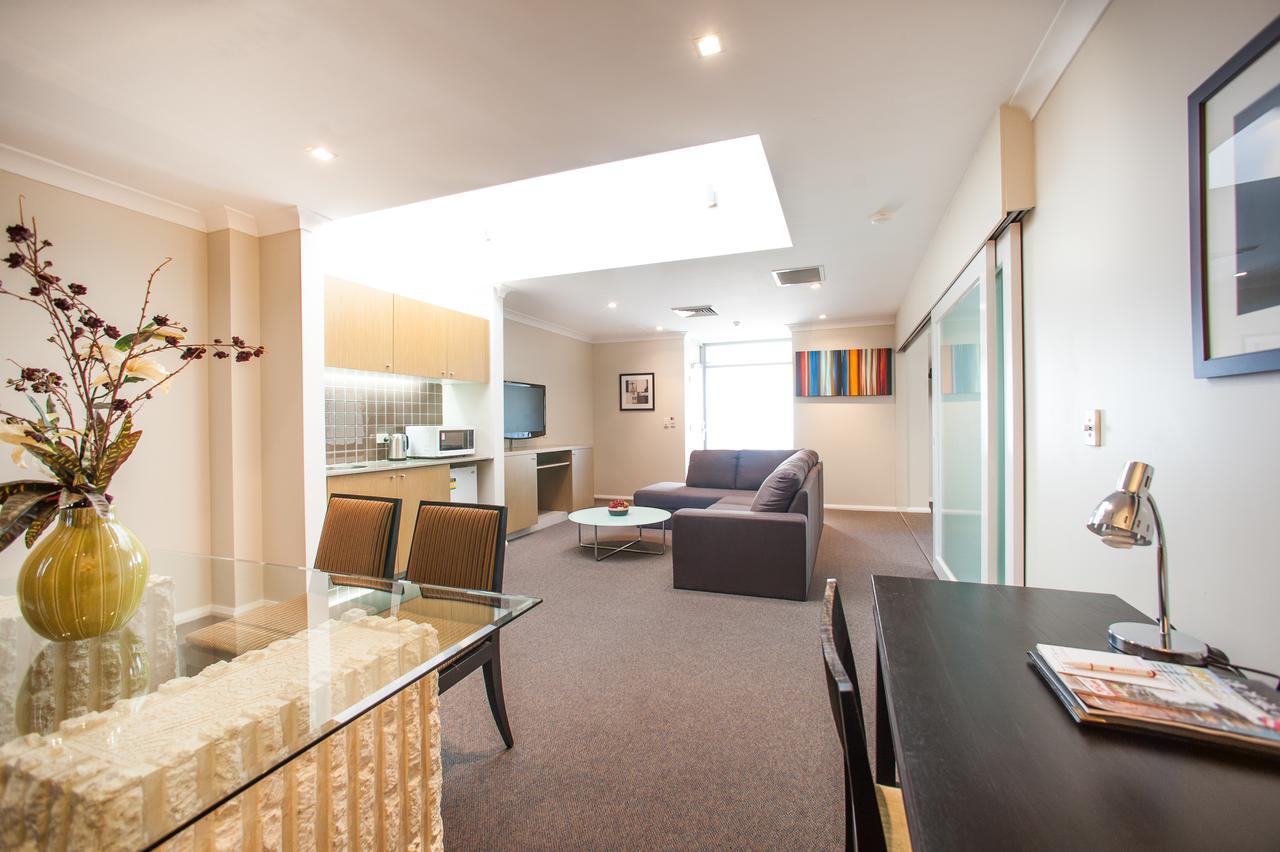 Ramada Hotel & Suites By Wyndham Cabramatta Exterior foto