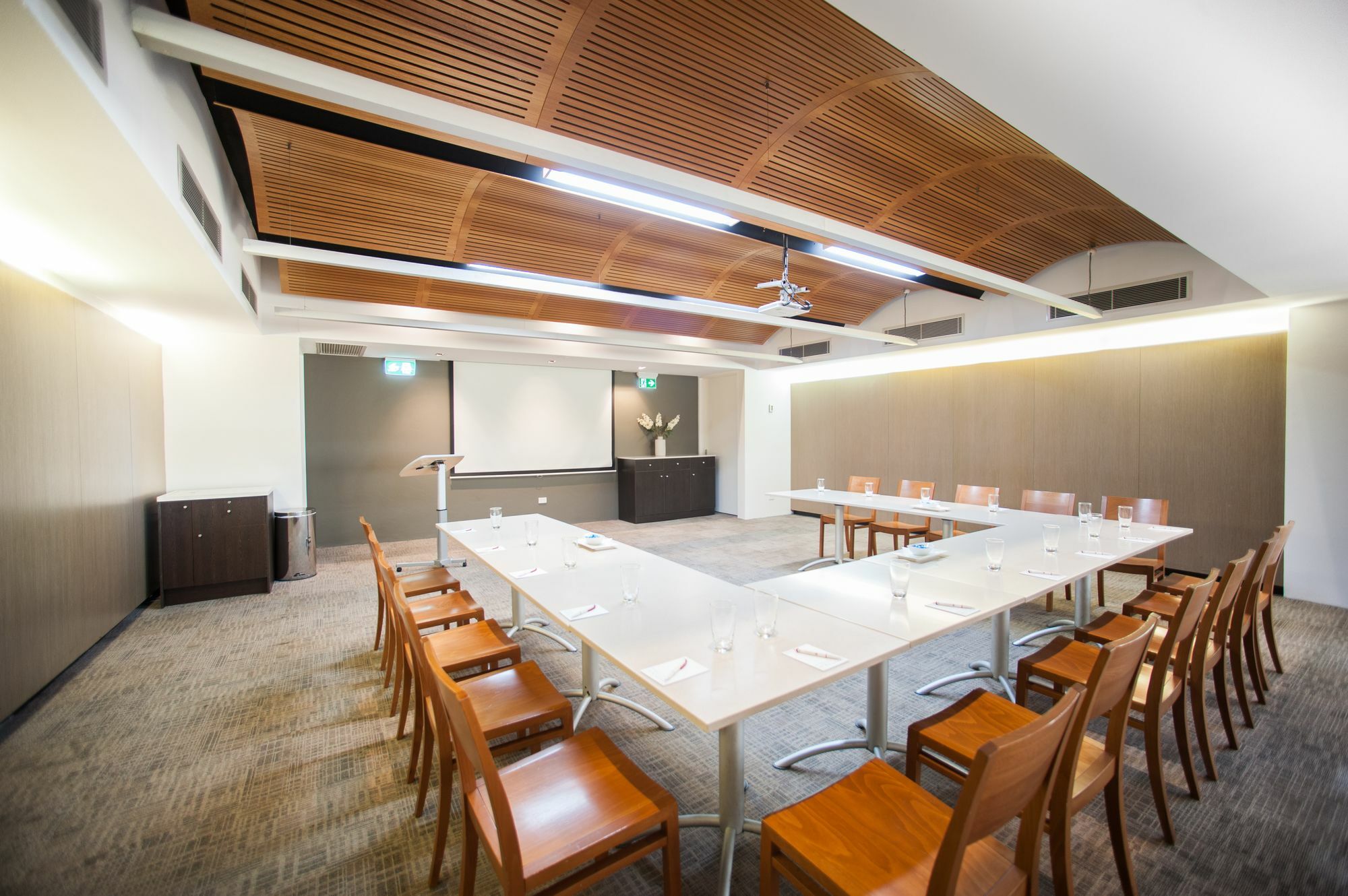 Ramada Hotel & Suites By Wyndham Cabramatta Exterior foto